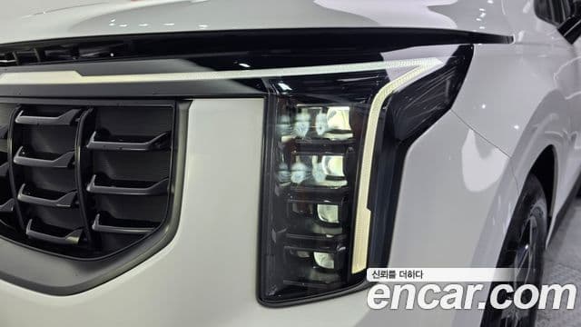 Kia Carnival 2025 — Şəkil 7/37