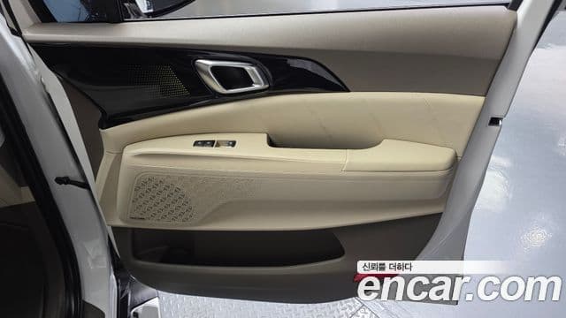 Kia Carnival 2025 — Şəkil 16/38