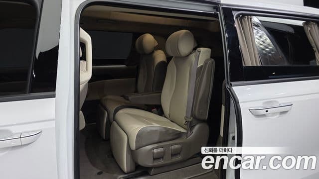 Kia Carnival 2025 — Şəkil 22/38