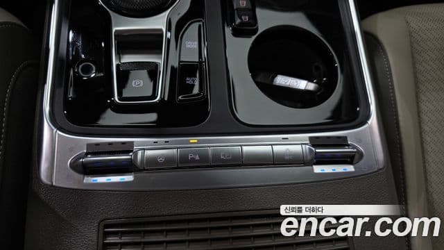 Kia Carnival 2025 — Şəkil 8/38