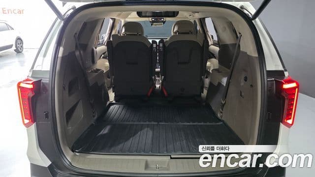 Kia Carnival 2025 — Şəkil 28/38