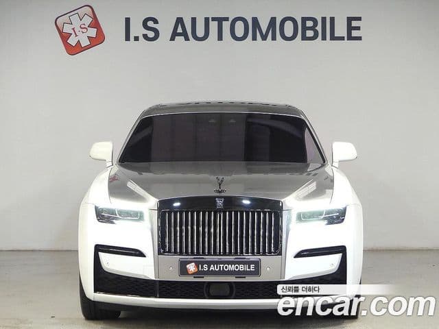 Rolls-Royce Ghost 2023 — Фото 1/20