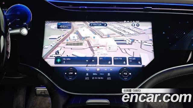 Mercedes-Benz EQS SUV 2024 — Photo 7/40