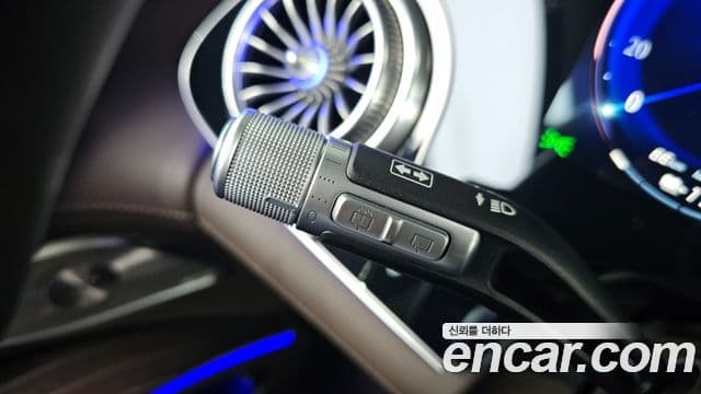 Mercedes-Benz EQS SUV 2024 — Photo 2/40