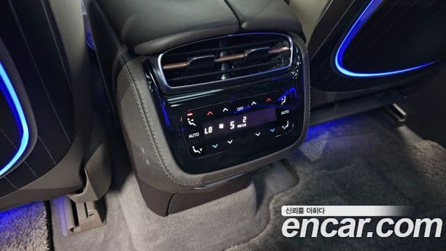Mercedes-Benz EQS SUV 2024 — Photo 18/40