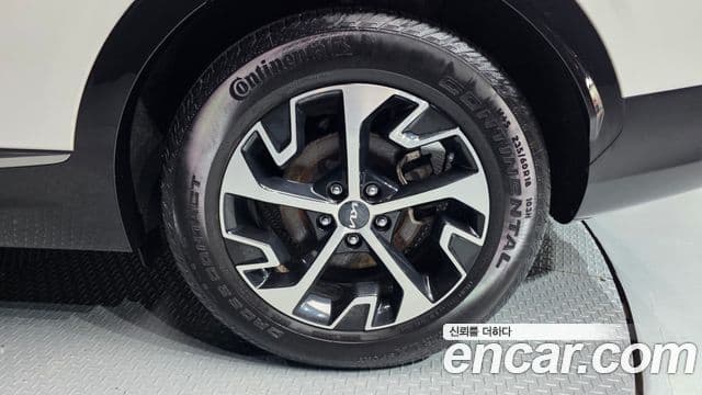 Kia Sportage 2023 — Photo 3/35