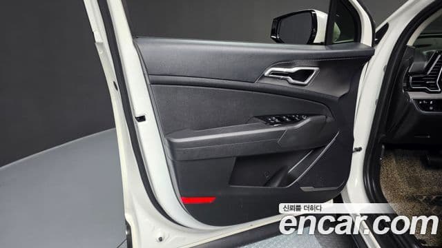 Kia Sportage 2023 — Photo 31/35