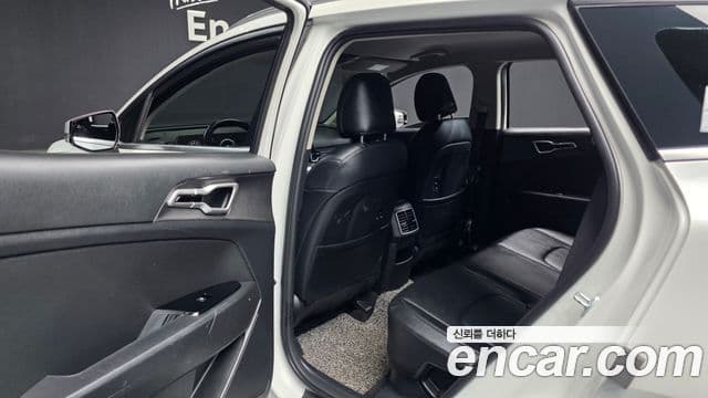 Kia Sportage 2023 — Photo 13/35