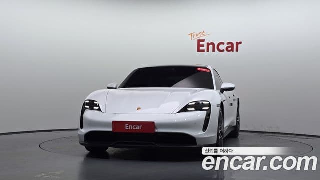 Porsche Taycan 2021 — ფოტო 25/35