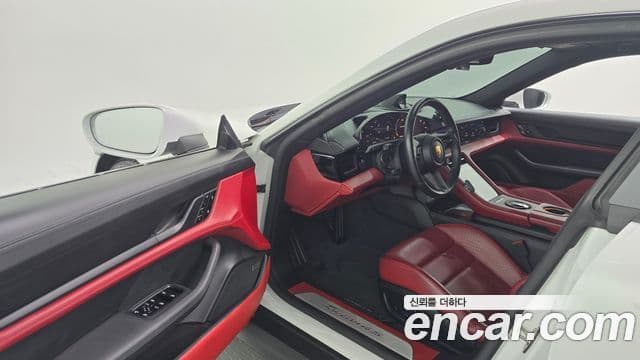 Porsche Taycan 2021 — ფოტო 6/35