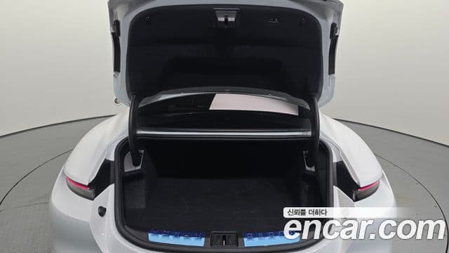 Porsche Taycan 2021 — ფოტო 14/35