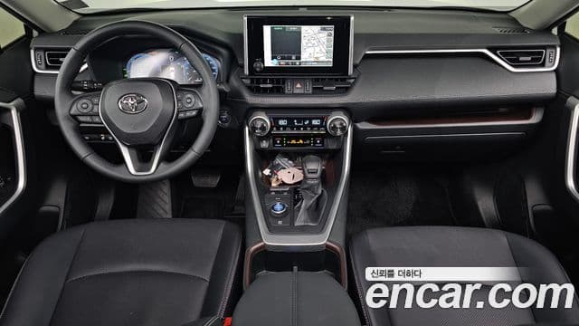 Toyota RAV4 2025 — Фото 10/20