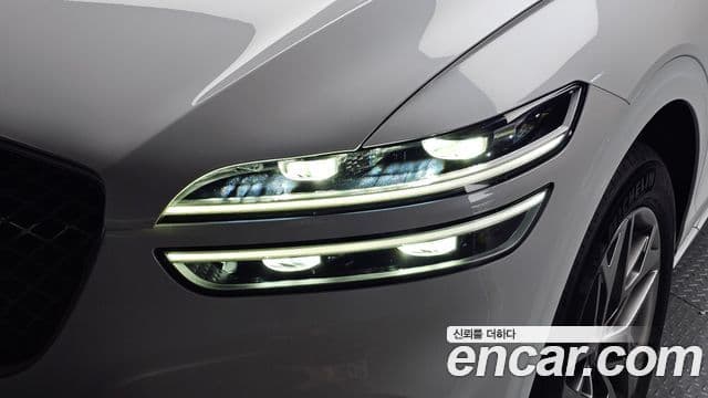 Genesis GV70 2021 — Şəkil 24/34