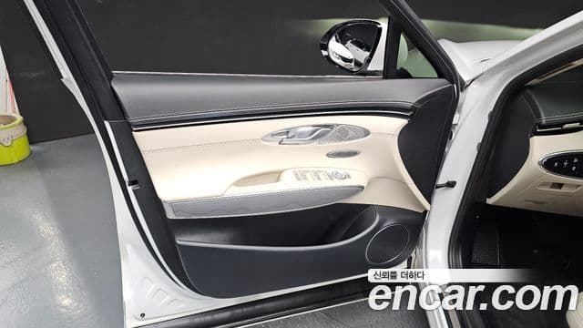 Genesis GV70 2021 — Şəkil 21/34