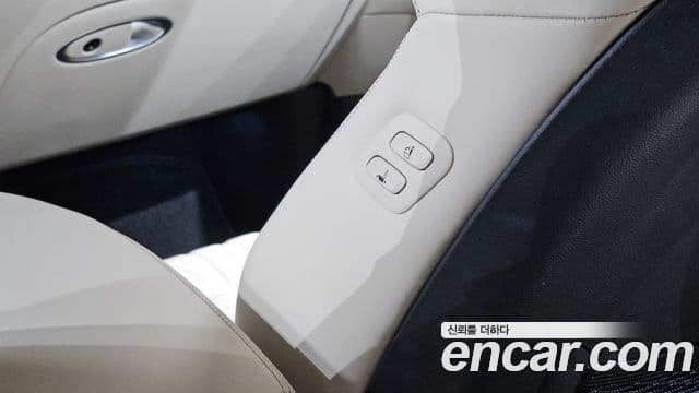 Genesis GV70 2021 — Şəkil 33/34