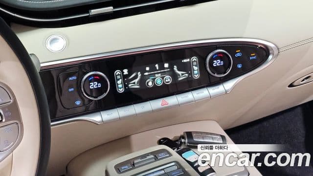 Genesis GV70 2021 — Şəkil 31/34