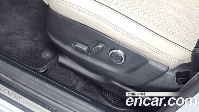 Genesis GV70 2021 — Şəkil 23/34