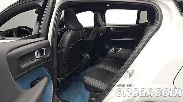 Volvo C40 Recharge 2022 — ფოტო 19/37