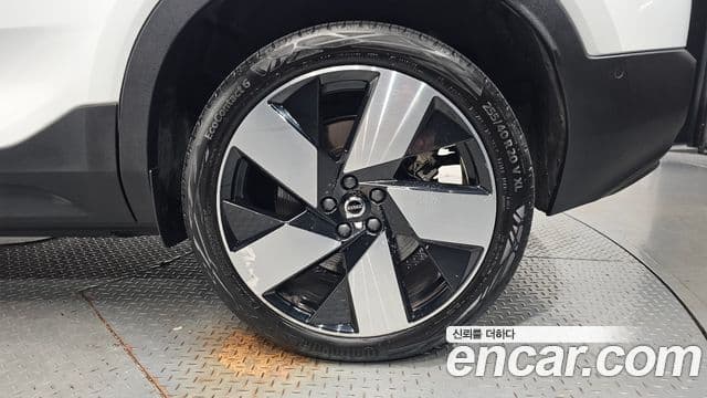 Volvo C40 Recharge 2022 — ფოტო 31/37