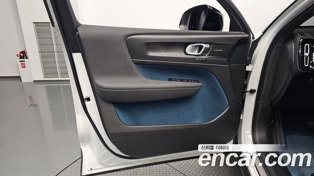Volvo C40 Recharge 2022 — ფოტო 16/37