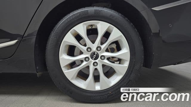 Kia K8 2021 — Photo 27/32