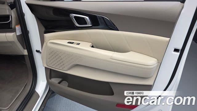 Kia Carnival 2025 — ფოტო 11/35