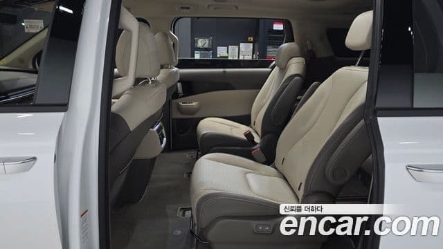 Kia Carnival 2025 — ფოტო 25/35