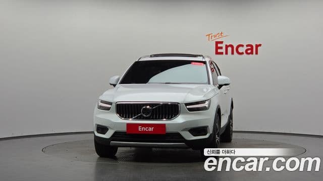 Volvo XC40 2022 — Фото 3/20