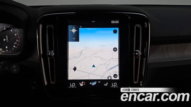 Volvo XC40 2022 — Фото 15/20