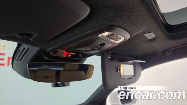 Volvo XC40 2022 — ფოტო 19/27