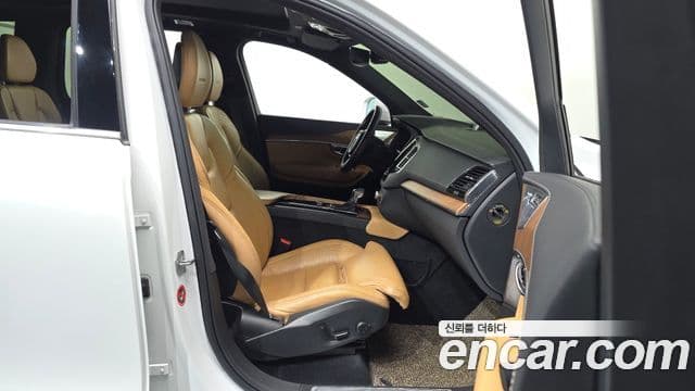 Volvo XC90 2020 — Фото 11/20