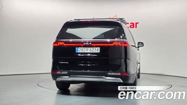 Kia Carnival 2021 — Фото 4/20