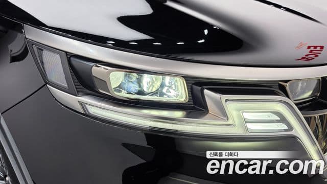 Kia Carnival 2021 — Şəkil 24/34