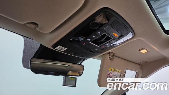 Kia Carnival 2021 — Şəkil 26/34