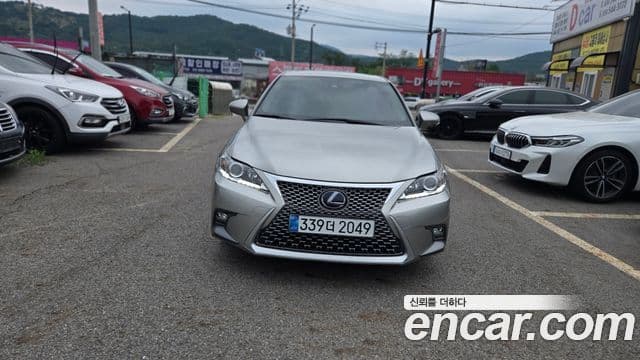 Lexus CT200h 2020 — Photo 6/18