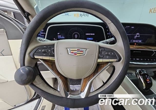 Cadillac Escalade 2023 — Фото 7/19