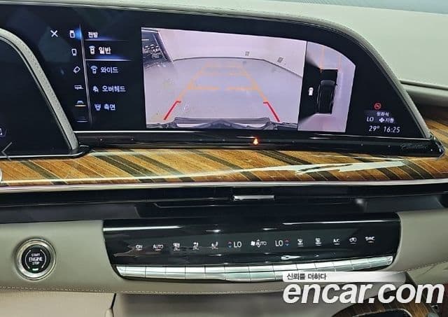 Cadillac Escalade 2023 — Фото 8/19