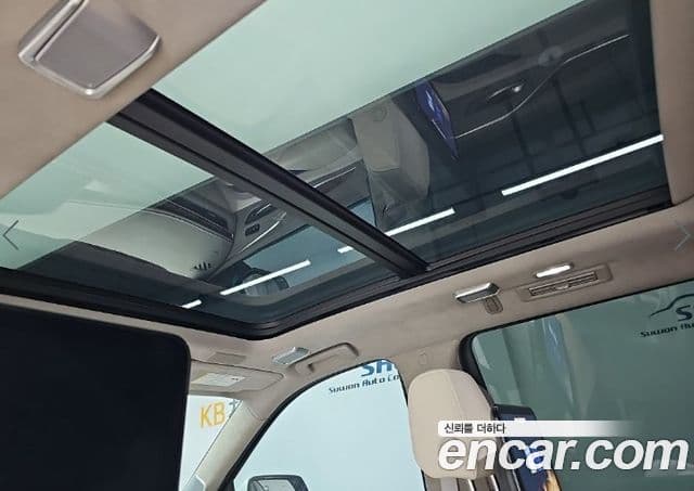 Cadillac Escalade 2023 — Фото 16/19