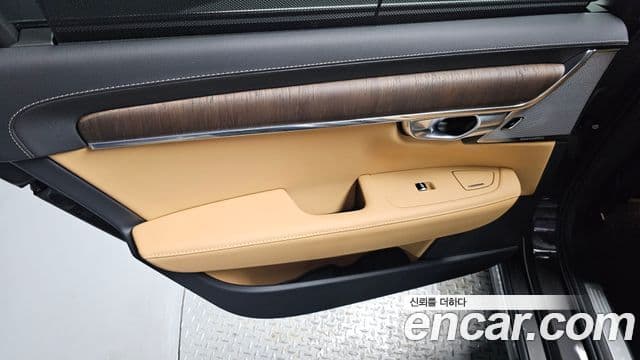 Volvo S90 2023 — Şəkil 31/34