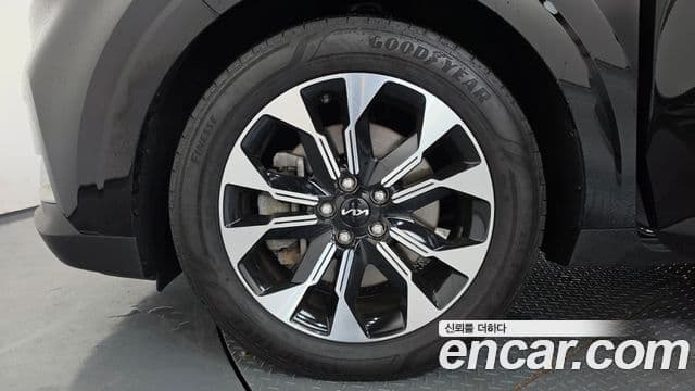 Kia Carnival 2021 — Photo 5/35