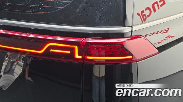 Kia Carnival 2021 — Şəkil 28/35