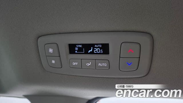 Kia Carnival 2021 — Şəkil 15/35