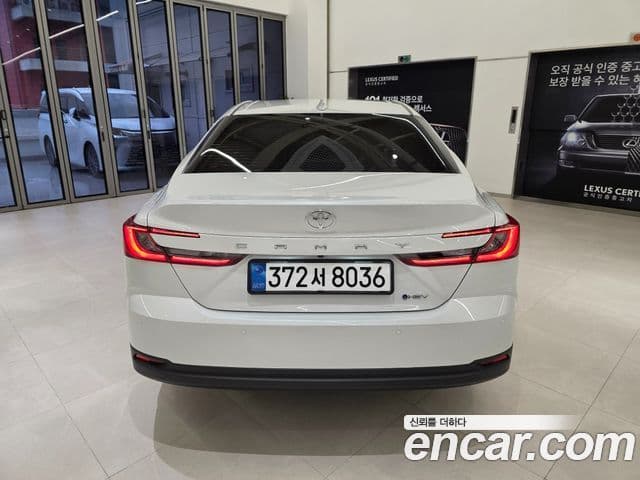 Toyota Camry 2025 — Photo 5/12