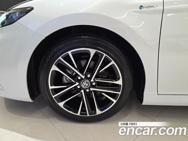 Toyota Camry 2025 — Photo 11/12