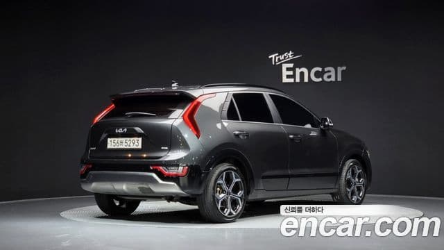Kia Niro 2024 — Фото 2/20
