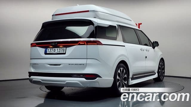 Kia Carnival 2023 — Фото 2/20