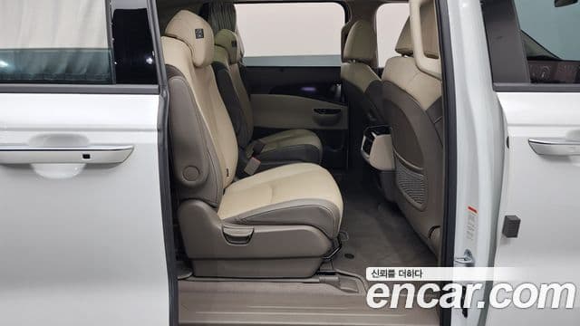 Kia Carnival 2023 — Фото 11/20