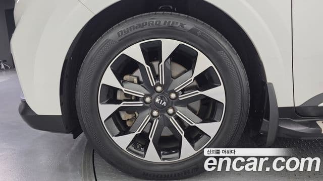 Kia Carnival 2020 — Фото 5/20