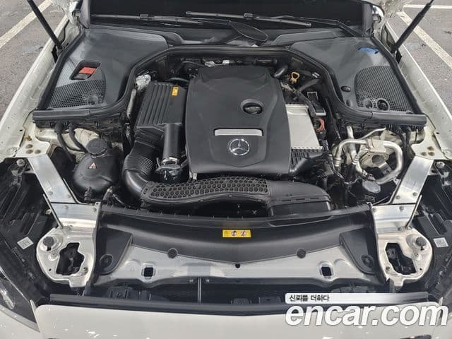 Mercedes-Benz E-Class 2018 — ფოტო 8/18