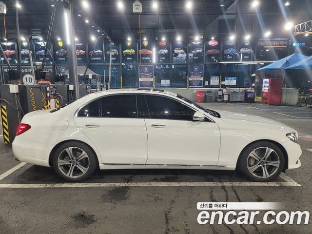 Mercedes-Benz E-Class 2018 — ფოტო 9/18
